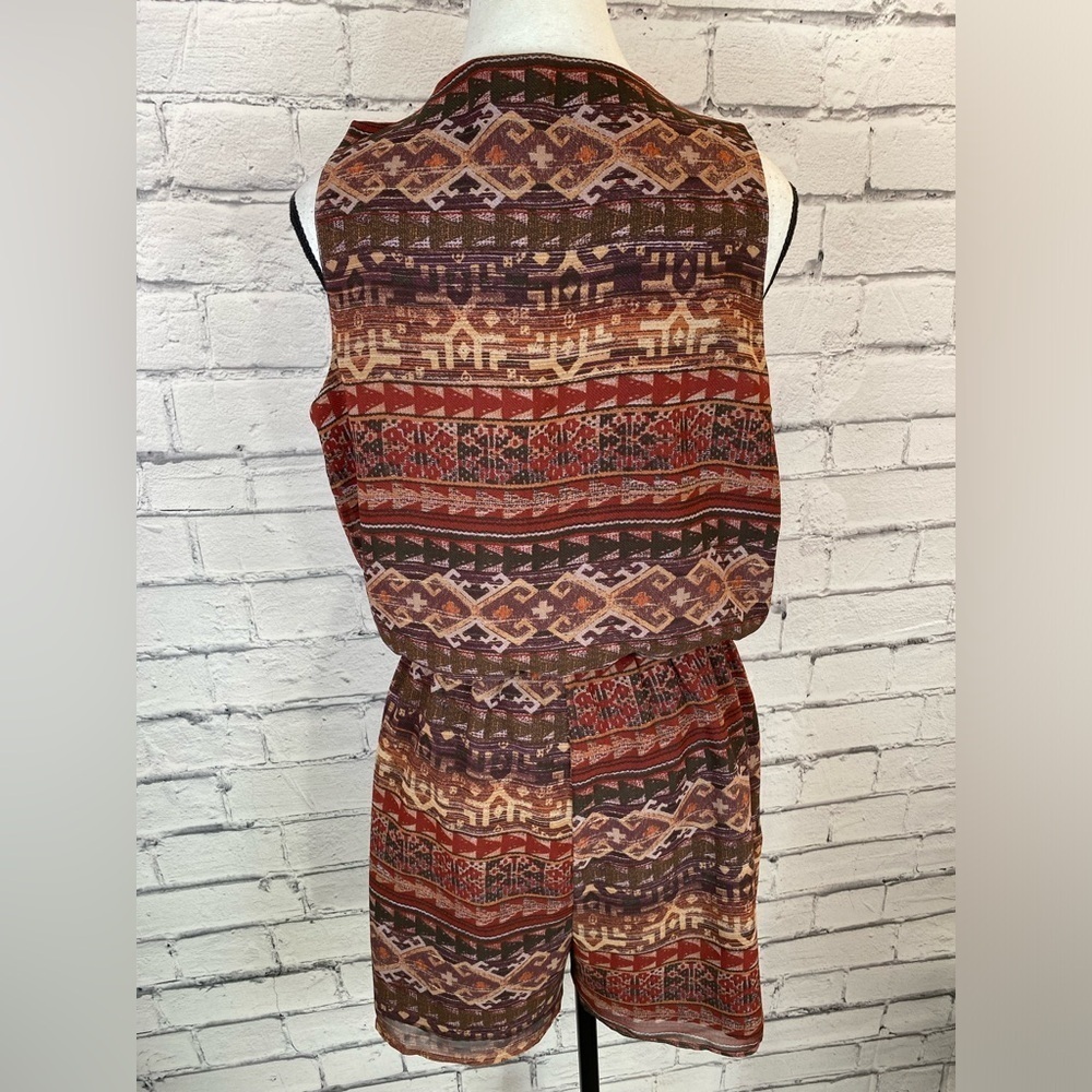 BCBG Aztec Tribal Boho Maroon Sleeveless Romper Playsuit w/ Pockets size Medium - Picture 5 of 9
